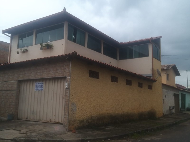 CASA A VENDA BAIRRO SÃO PEDRO, IBIRITÉ/MG